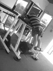 Reverse hyper extension, osa 2 2 Reverse hyper -liike koneessa