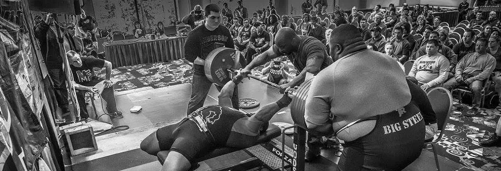 Penkkipunnertajan lihashuolto ja yleisimmät vammat 1 bench