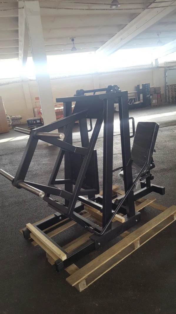 Käytettyjä lisää ! 1 Jalkaprässi, musta harjoituslaite.