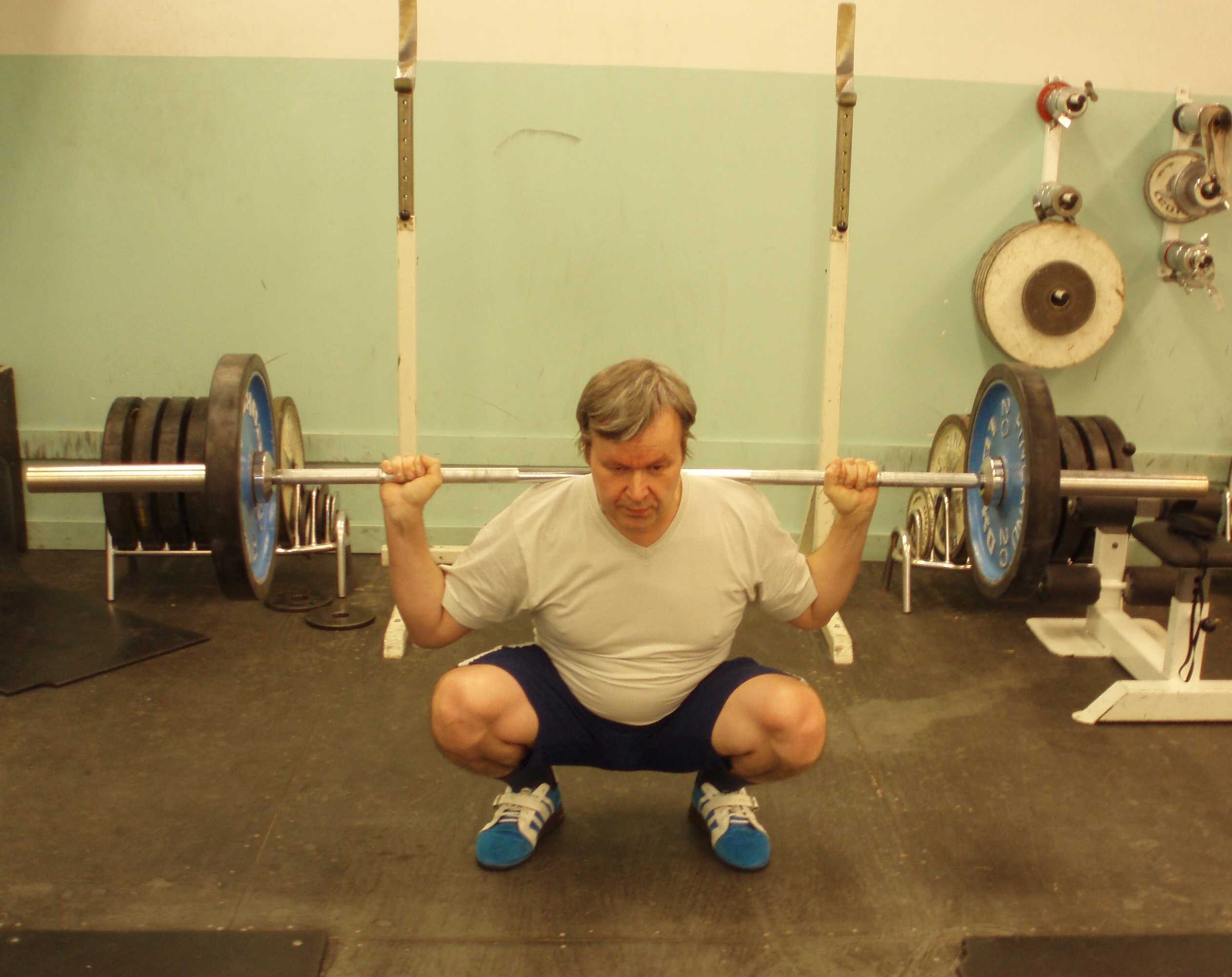 Täyskyykky 1 varusteet ja lihashuolto 2