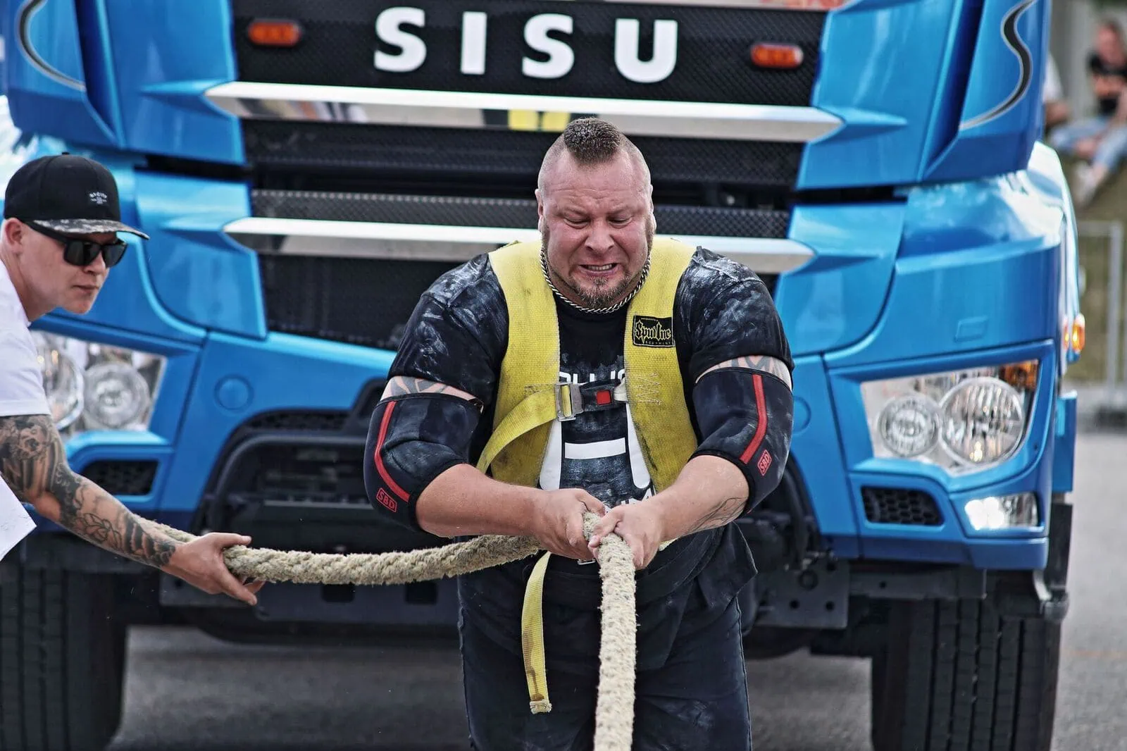 Voimamiehet Laukaan satamassa 3 vellu3