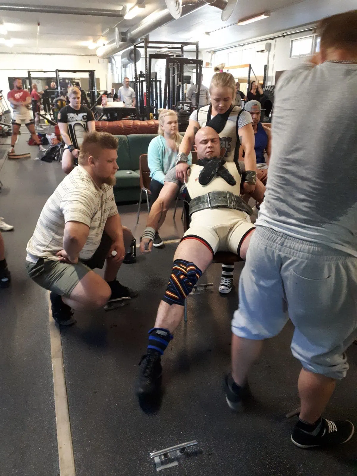 Voimanoston Finnish Open 1 Voimannostoharjoittelu salilla tapahtuu.